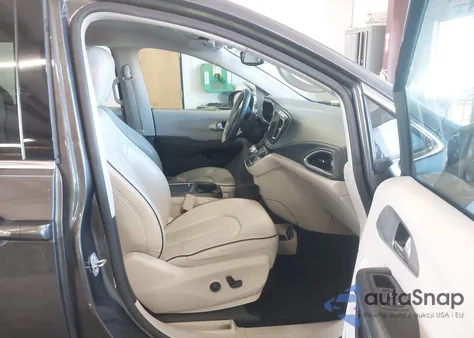 2018 Chrysler Pacifica Hybrid Limited from USA, damaged, VIN 2C4RC1N74JR278191